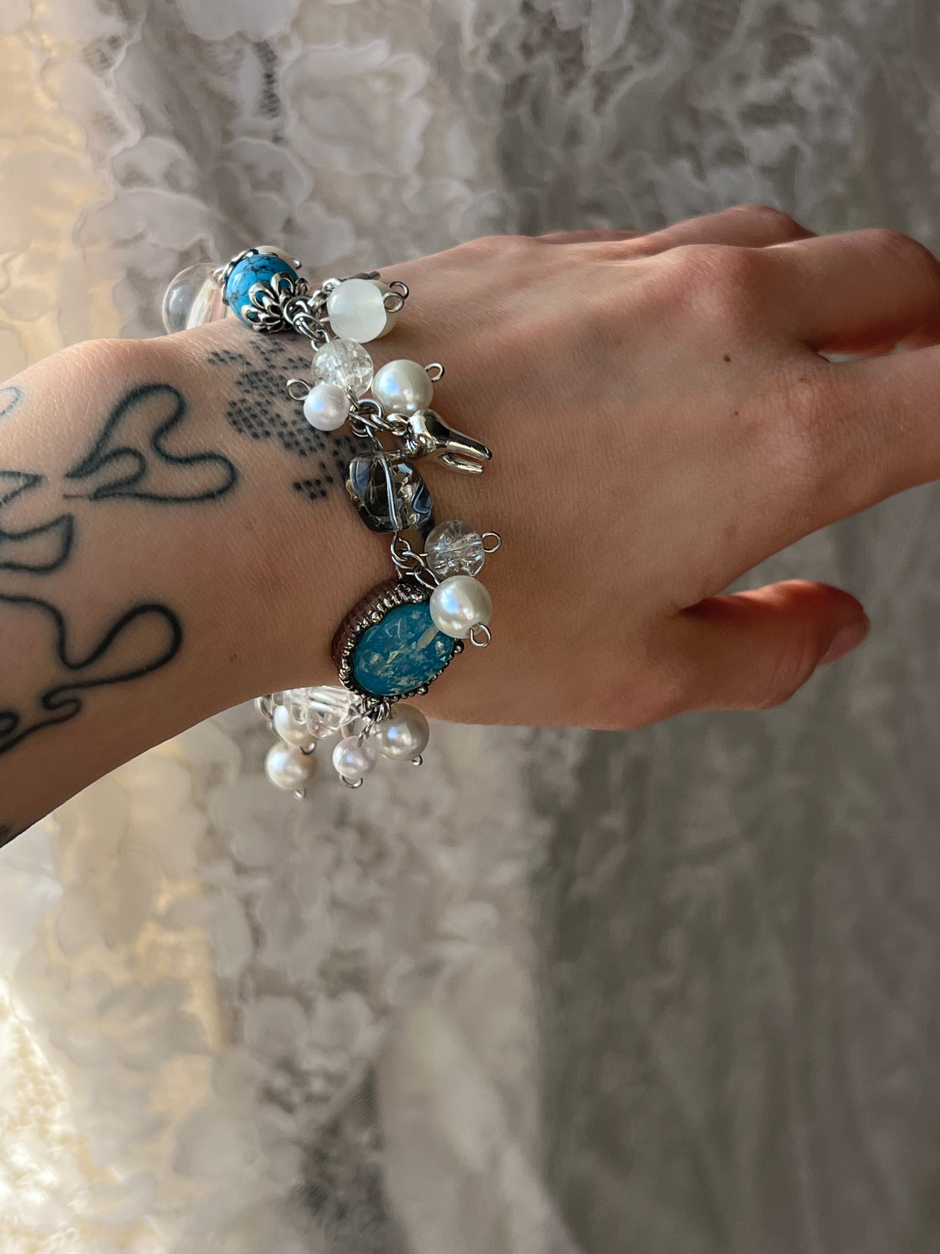 “Ghostly whispers” bracelet 🧸🕯️🧷⋆.ೃ࿔*:･