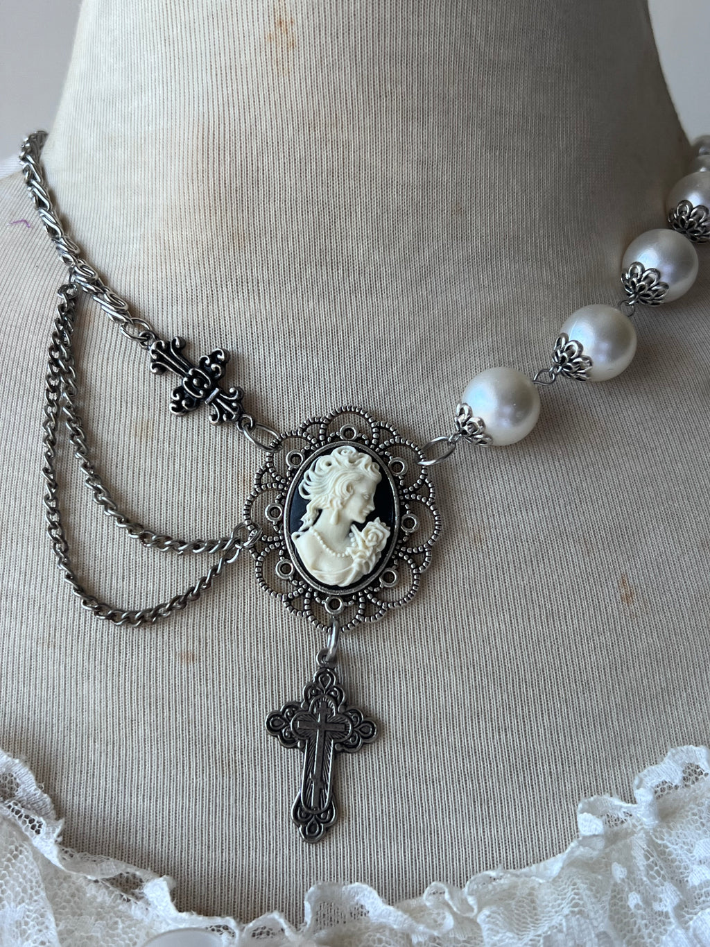 The lost bride necklace 𓂃 ࣪˖ ִֶ♱ ྀིྀ