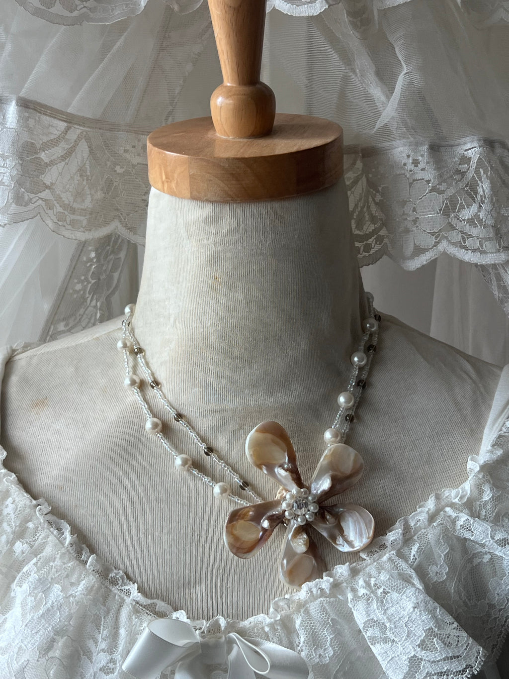 Milkglass Bloom ִֶָ. .ִֶָ🦢་༘࿐