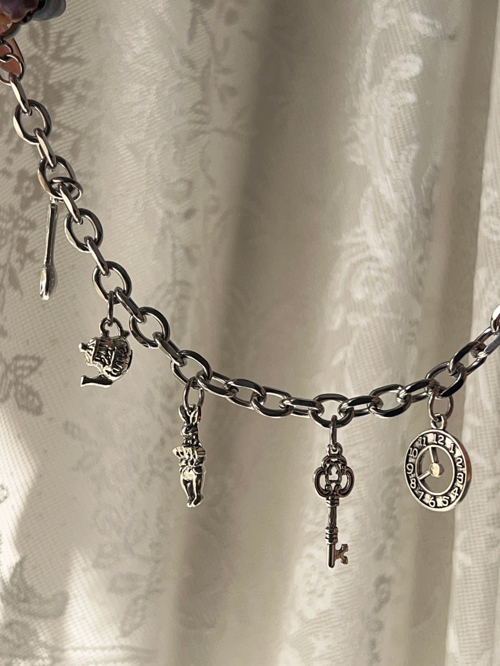 ִֶָ࣪˖ ִֶָ⏱️🐇་༘ 🃁 Mad hatters tea party bracelet ִֶָ ࣪˖ ִֶָ⏱️🐇་༘࿐ 🃖