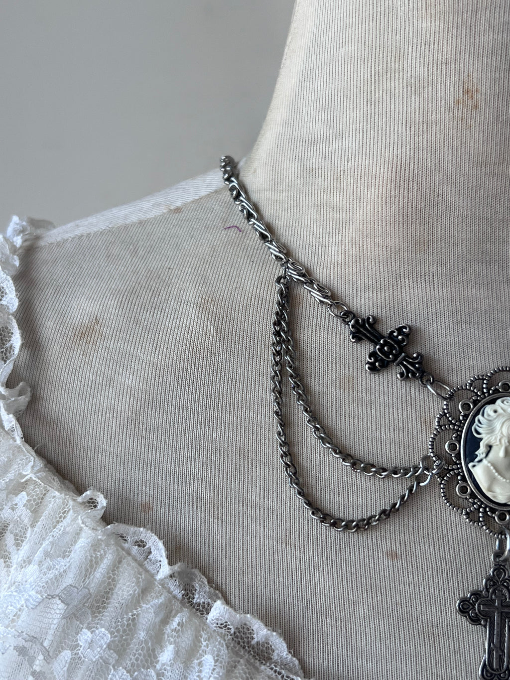 The lost bride necklace 𓂃 ࣪˖ ִֶ♱ ྀིྀ