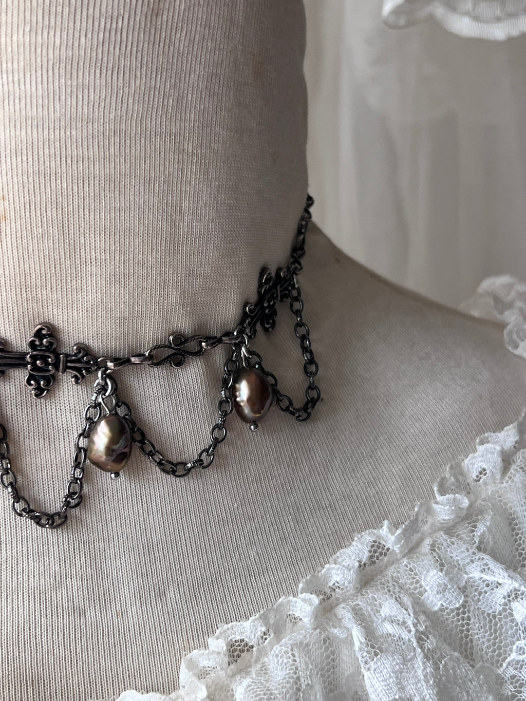 Ghost bride choker/necklace ⋆.° ⋆♱⋆