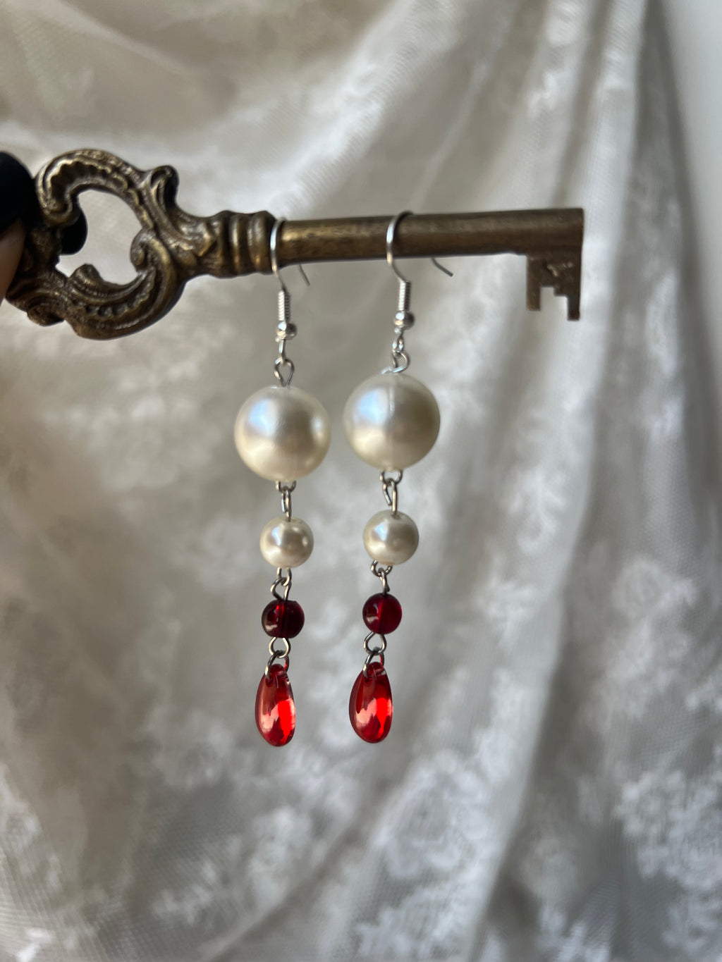⋆♱⋆🩸˚ Nosferatu’s Bride earrings ⋆♱⋆🩸˚