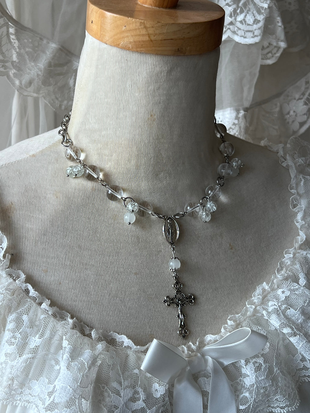 Frost rosary necklace ࣪ ִֶָ🪽་༘࿐