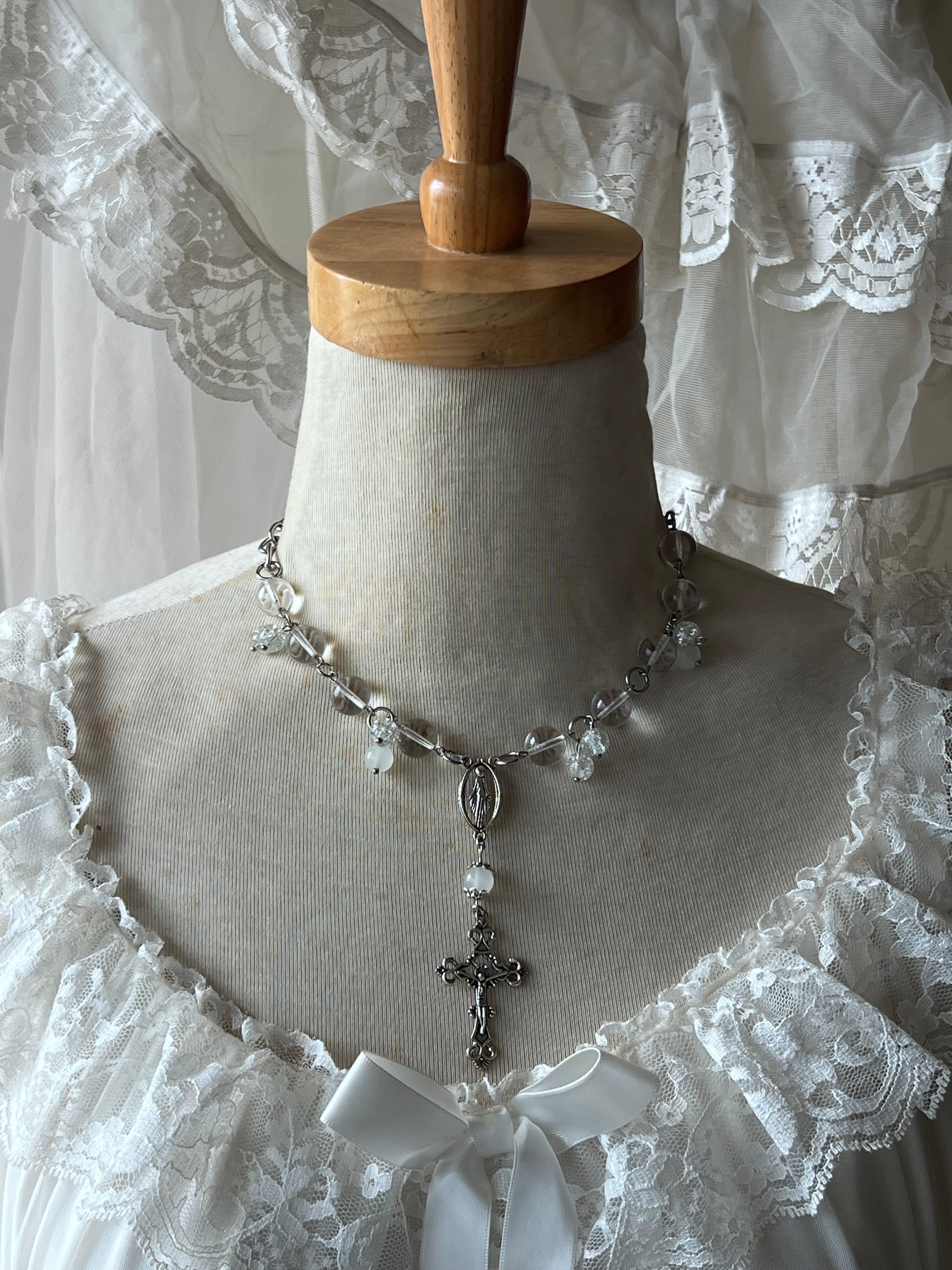 Frost rosary necklace ࣪ ִֶָ🪽་༘࿐