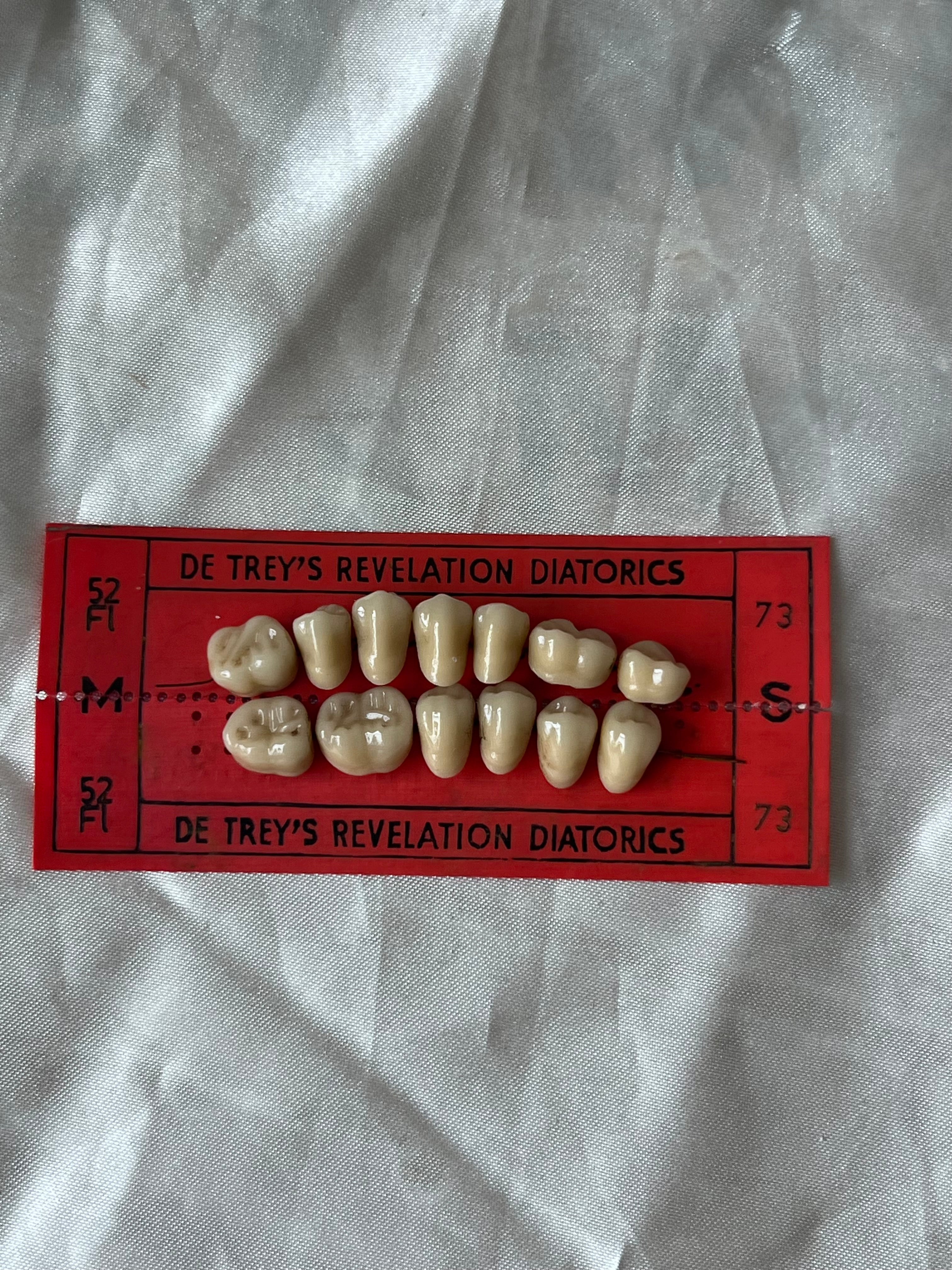 Early 20th century porcelain teeth bracelet 🦷
