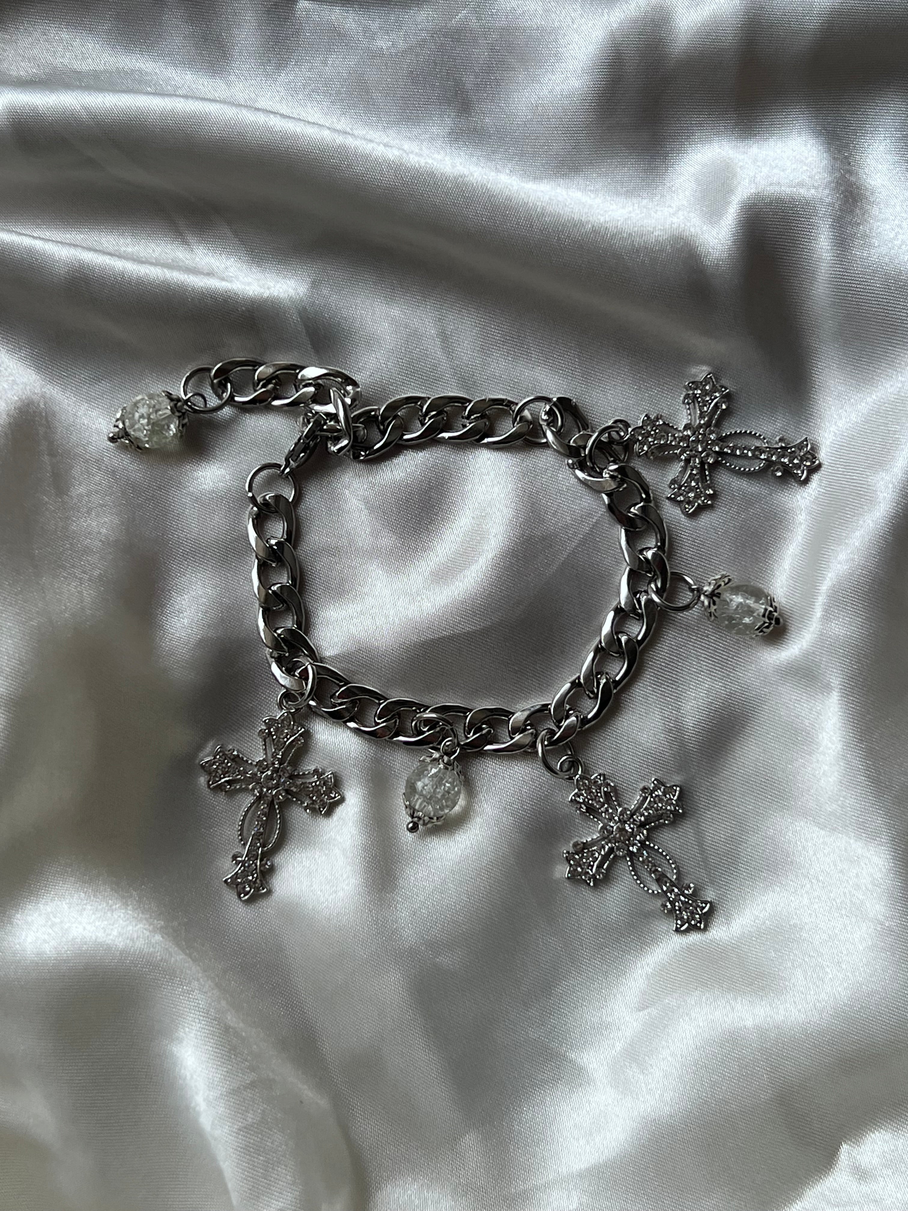 ⋆♱⋆✴︎˚ Stainless crystal cross bracelet ⋆♱⋆✴︎˚