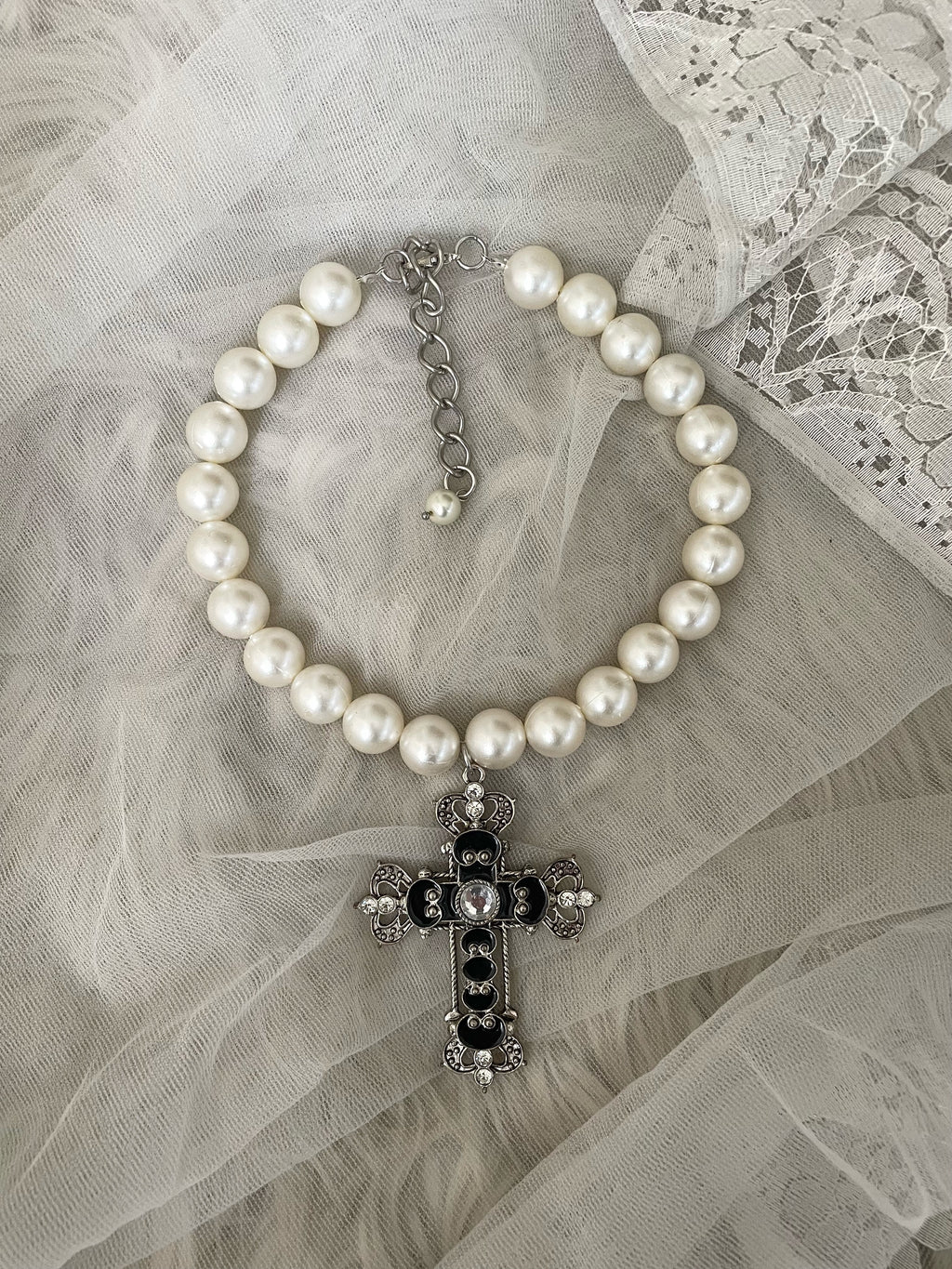 Black mass pearl choker/ necklace 𐙚₊˚⊹♡