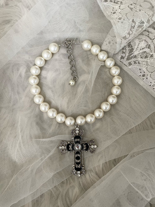 Black mass pearl choker/ necklace 𐙚₊˚⊹♡