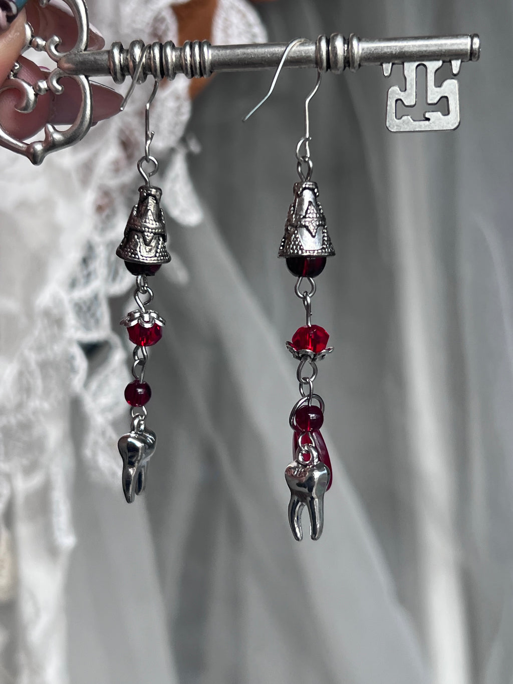 Tooth decay earrings ๋࣭ ࣪ ˖🩸