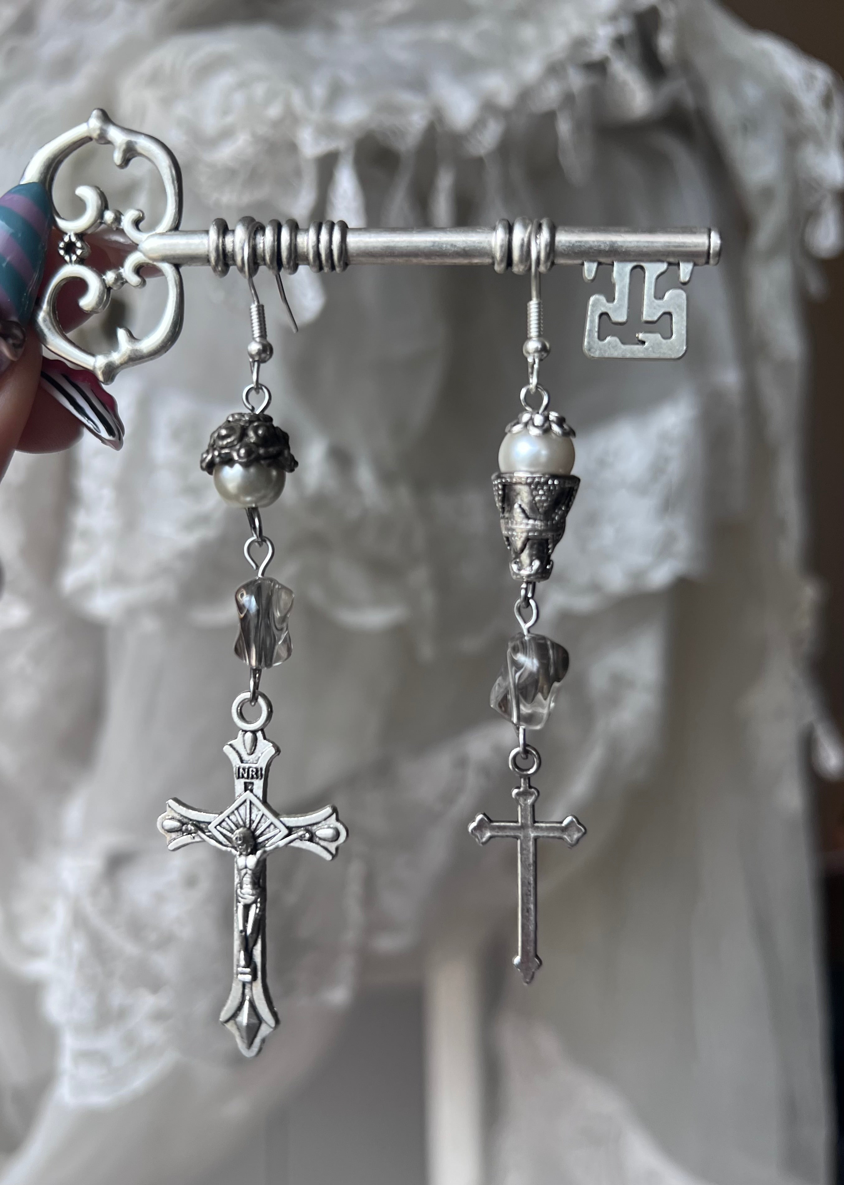 ⋆.° ⋆♱⋆ Assymetrical cross earrings ⋆.° ⋆♱⋆