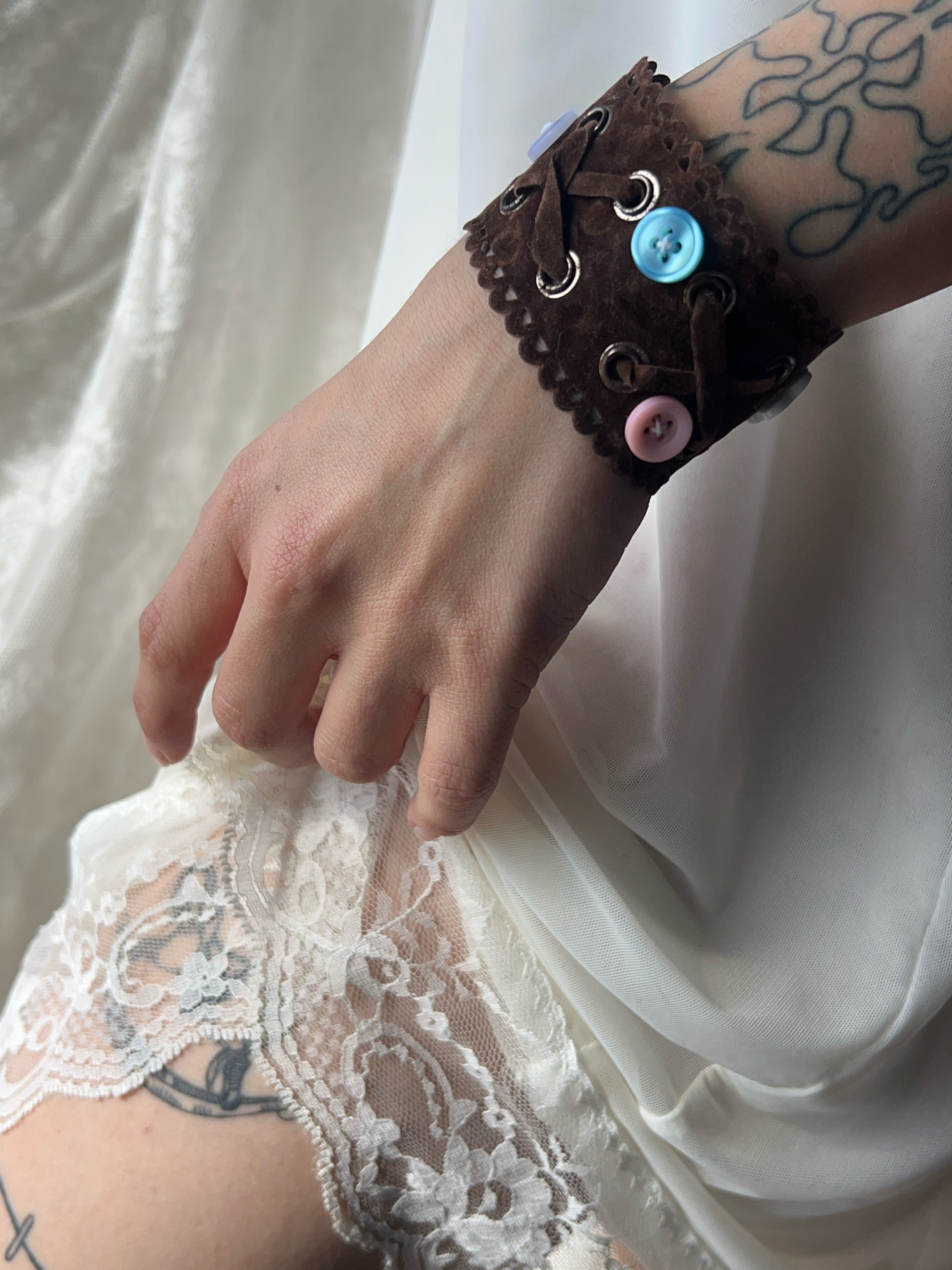 Dollmaker’s Corset Cuff 𓊆❤︎𓊇