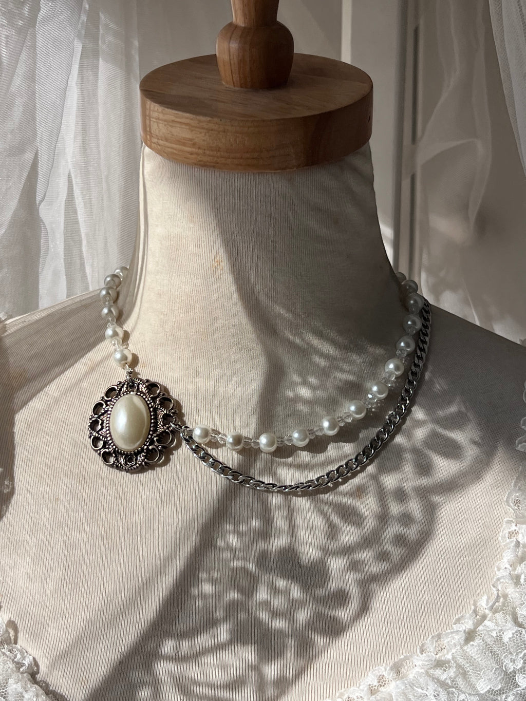 ⋆｡‧⚔️ ༘⋆°• ‘Victorian Reverie, multiwear sword necklace‧‧₊˚ ☾. ༘⋆🗡️°•