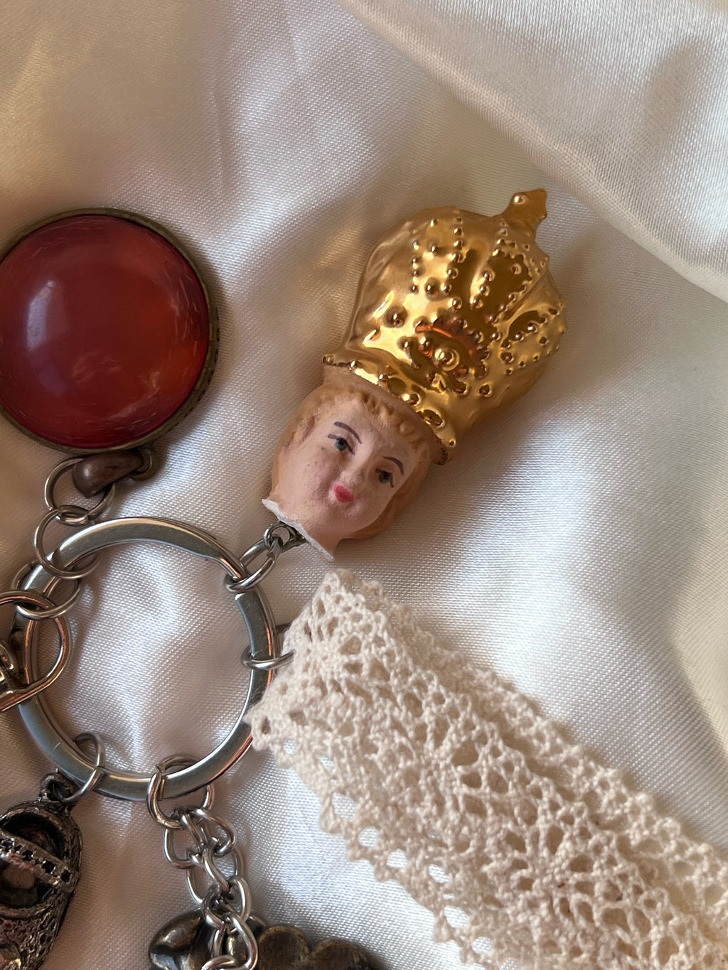 Vintage Curio Keychain ༘⋆♡｡˚✃