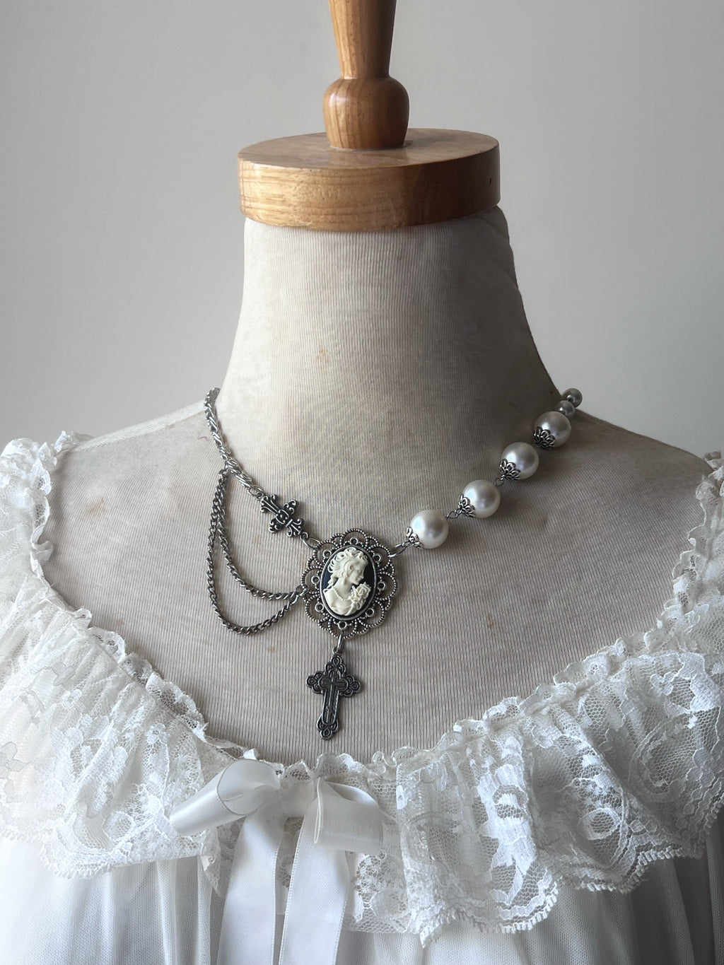 The lost bride necklace 𓂃 ࣪˖ ִֶ♱ ྀིྀ