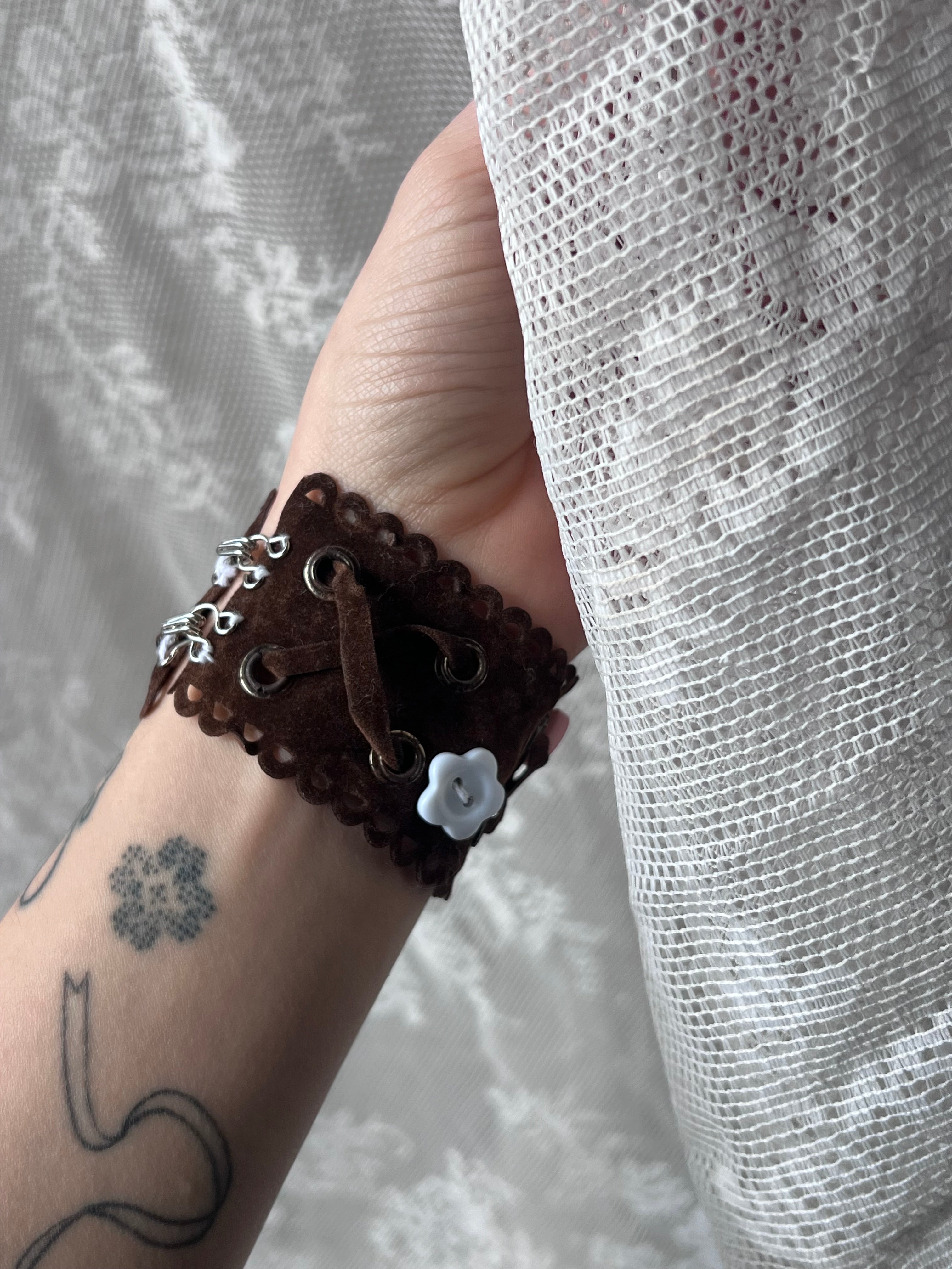 Dollmaker’s Corset Cuff 𓊆❤︎𓊇