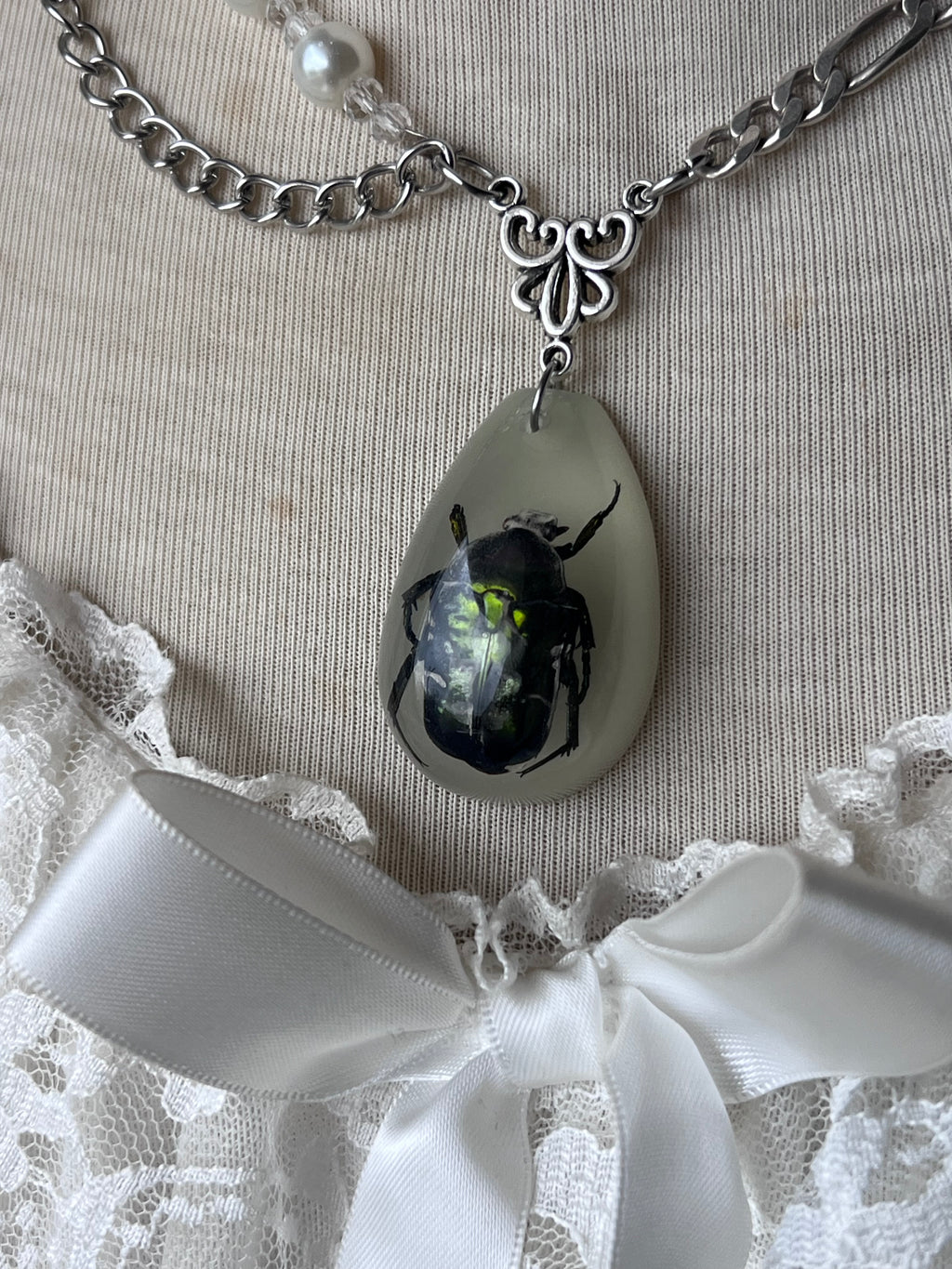 Glass coffin necklace ⋆˚࿔🪲⋆˚࿔