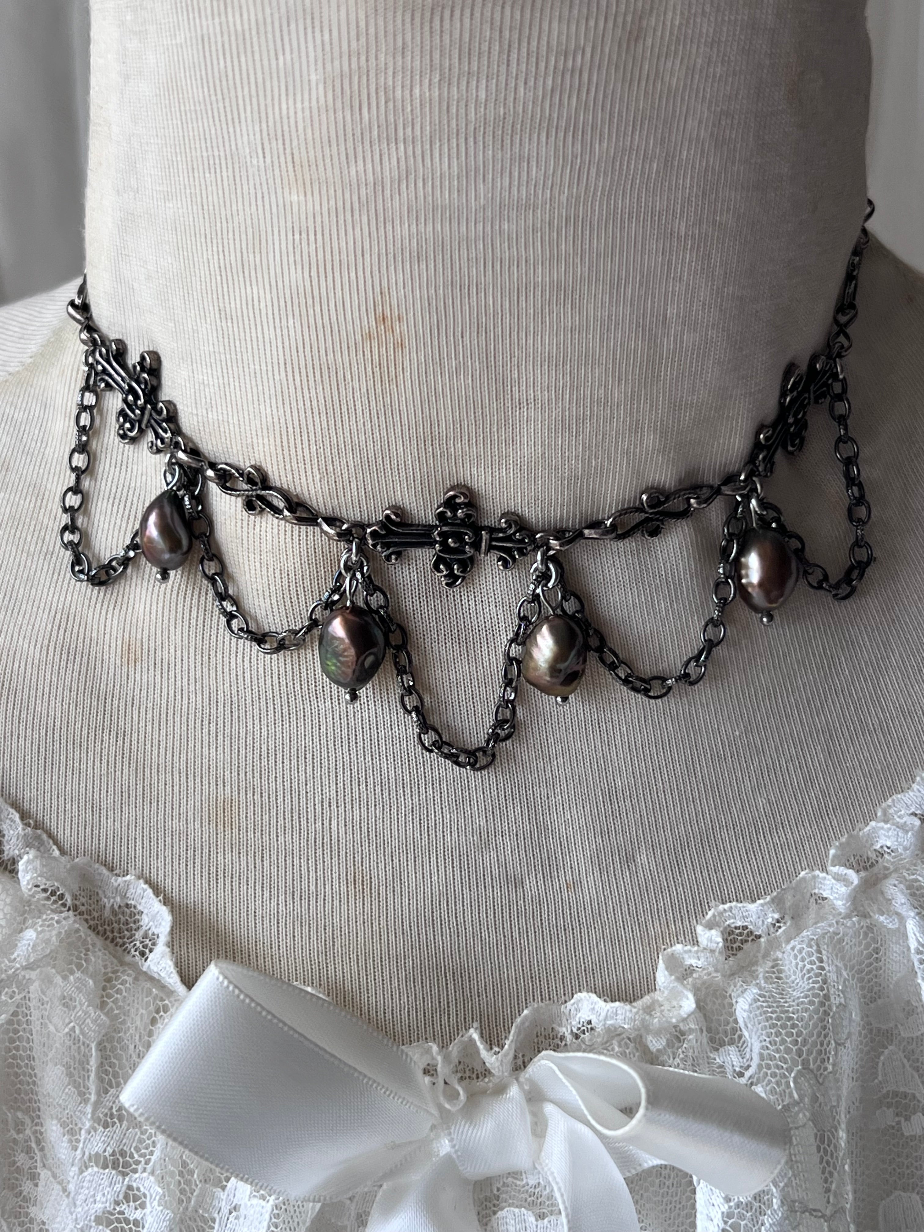 Ghost bride choker/necklace ⋆.° ⋆♱⋆