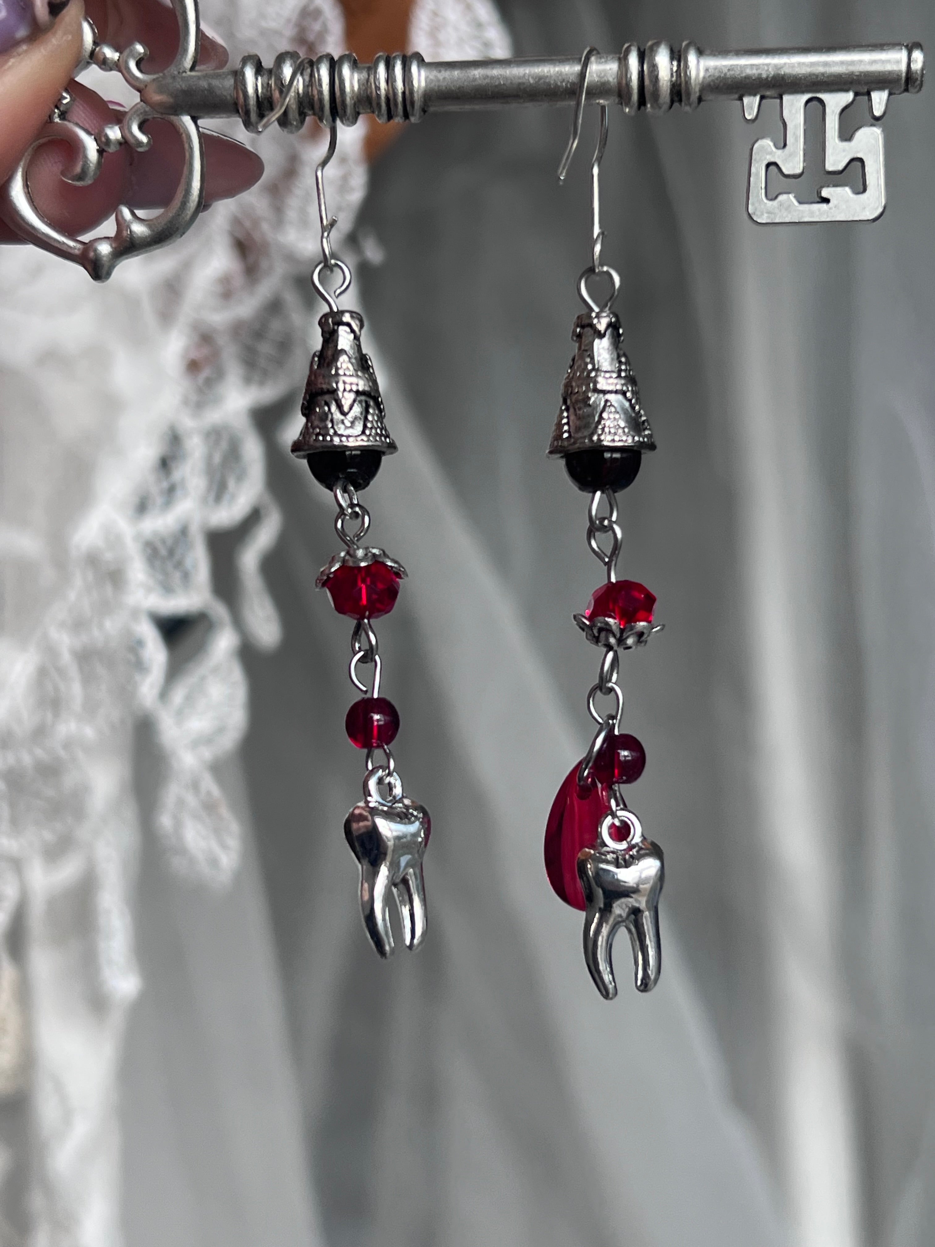 Tooth decay earrings ๋࣭ ࣪ ˖🩸