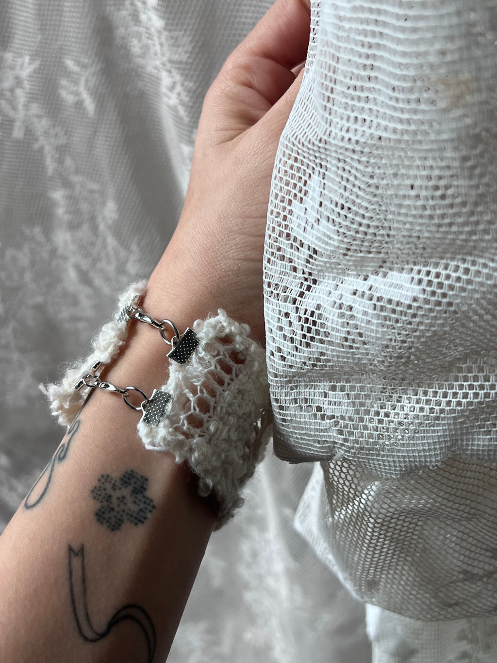 Snow angel cuff ִֶָ.࣪ ִֶָ🪽་༘࿐