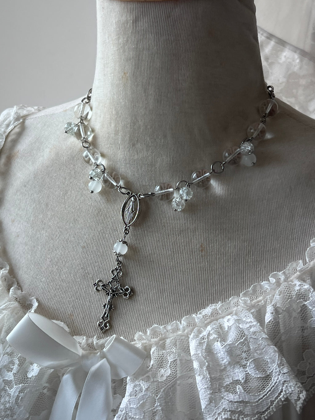 Frost rosary necklace ࣪ ִֶָ🪽་༘࿐