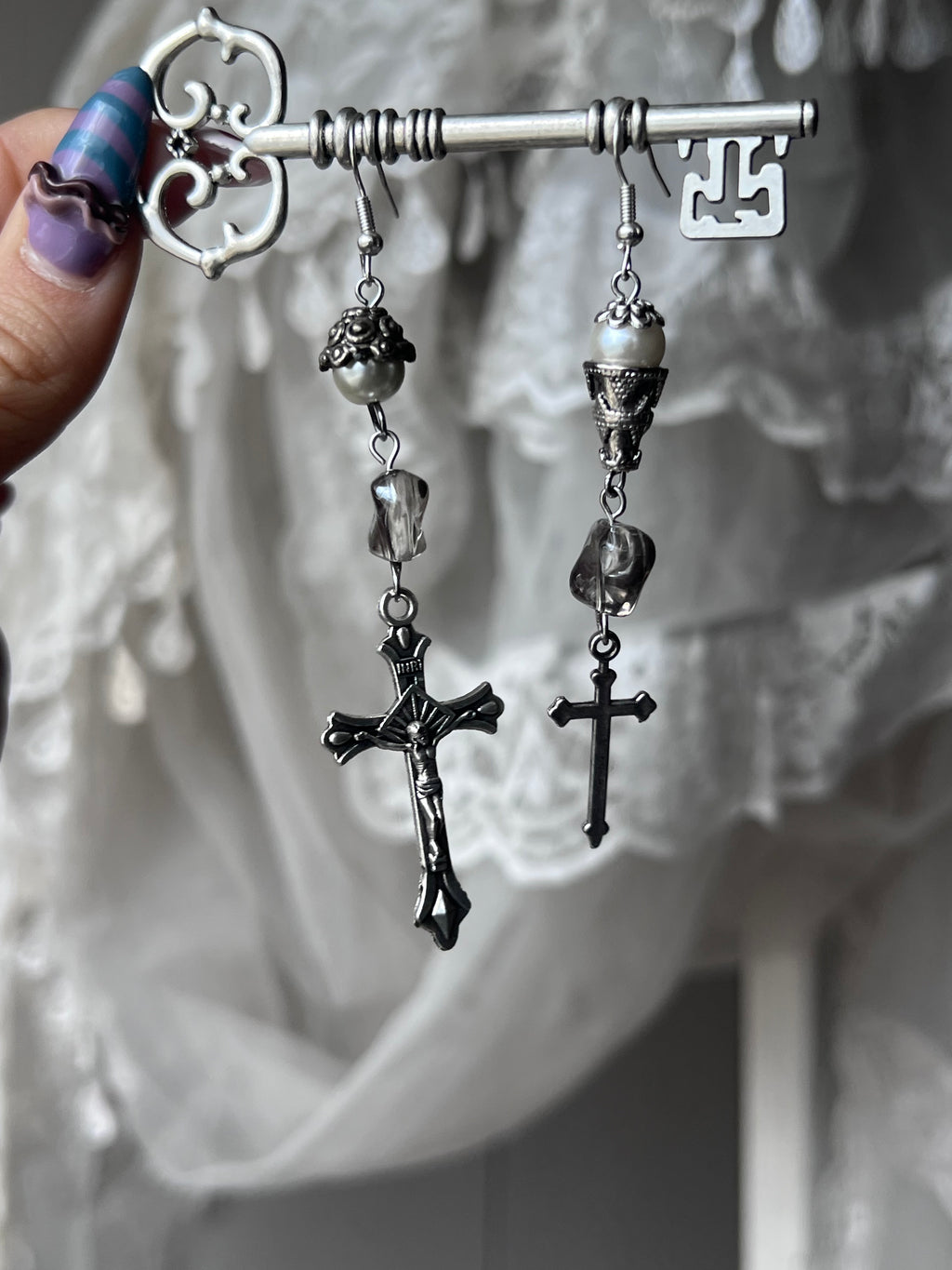 ⋆.° ⋆♱⋆ Assymetrical cross earrings ⋆.° ⋆♱⋆