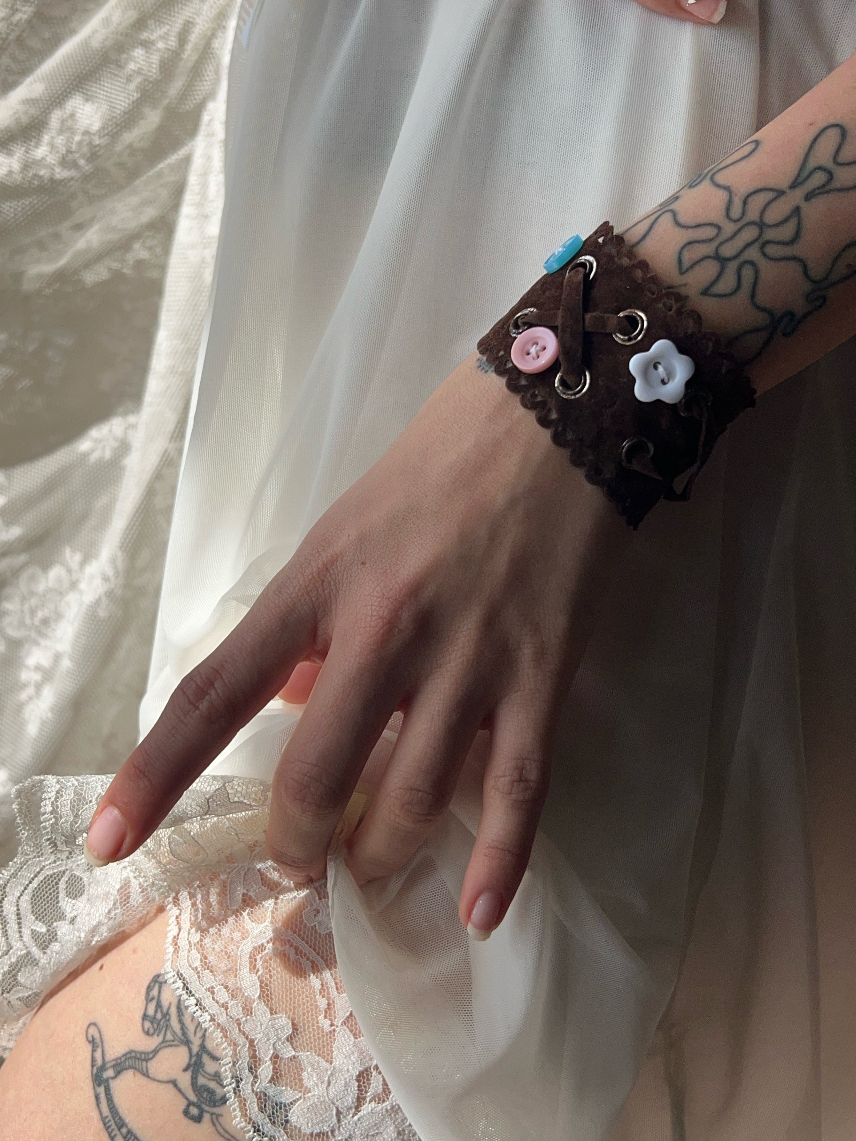 Dollmaker’s Corset Cuff 𓊆❤︎𓊇